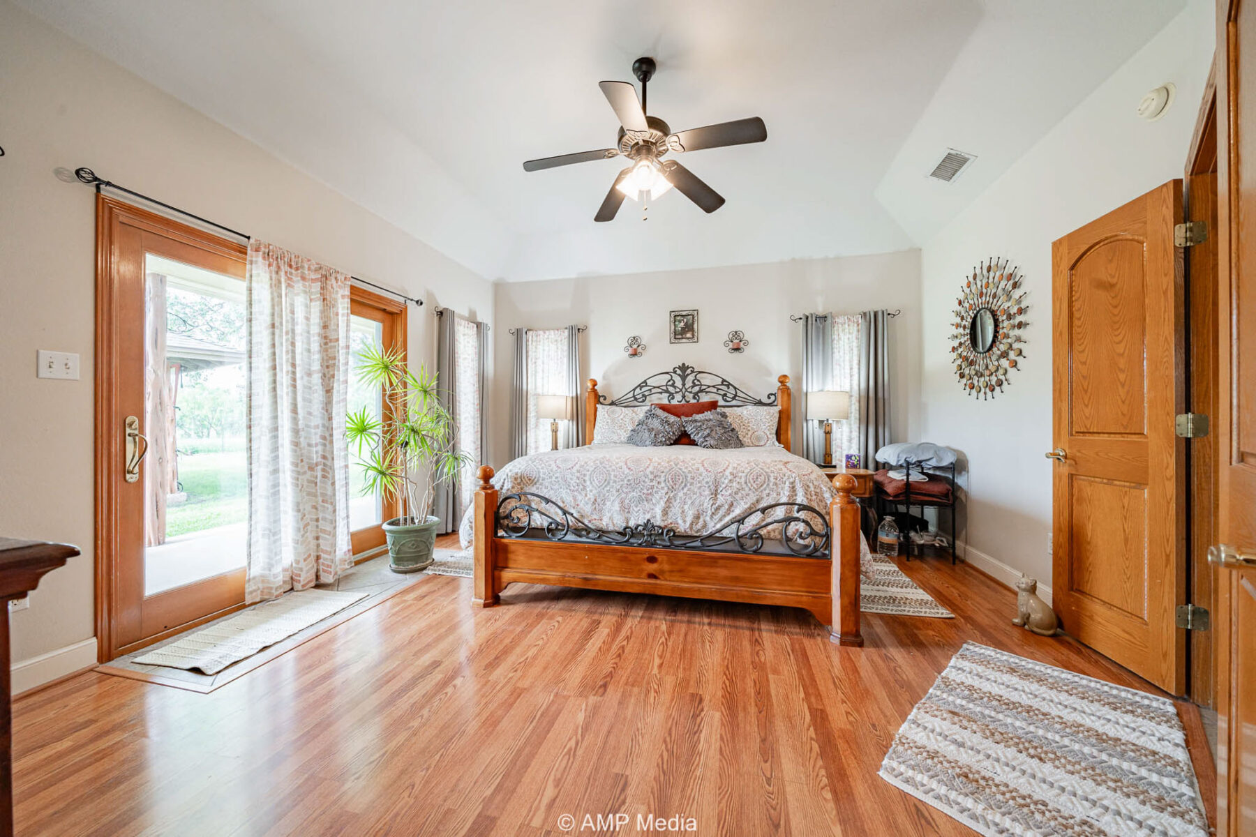 Property Photo 11 Property photograph 11