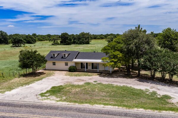 Property photograph 01