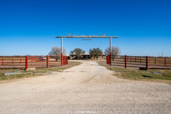 Property photograph 01