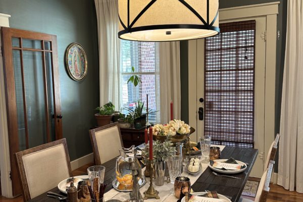 fun and beautiful tablescape for Thanksgiving