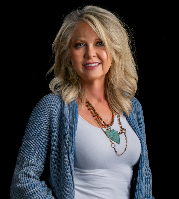 Lori Robinson, Real Estate Agent